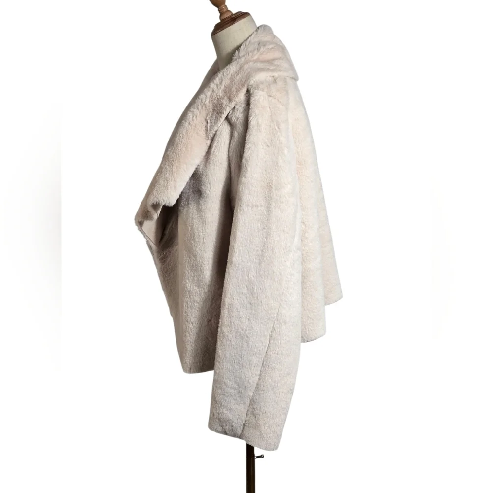 Ontwelfth Cream Faux Fur Women's Jacket - Picture 5 of 8